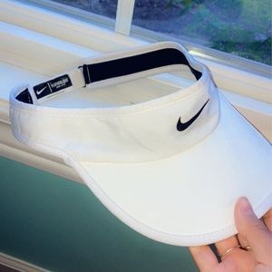 🔥White Nike Visor